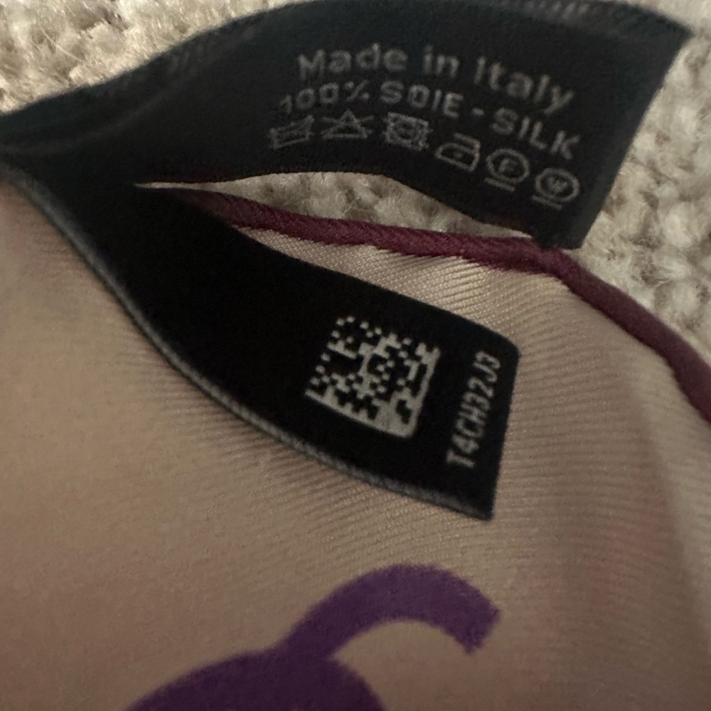 Silk Chanel Scarf - Picture 4 of 5